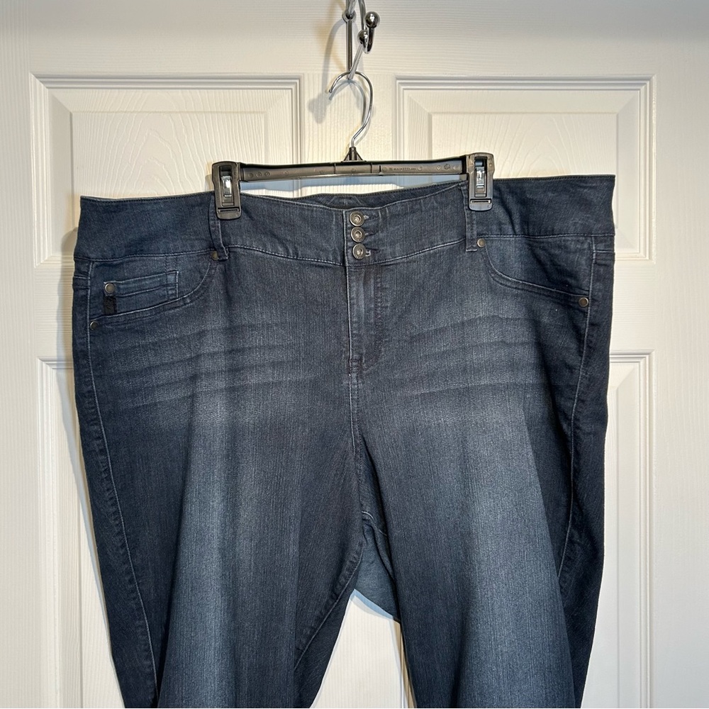 Torrid Stonewashed Skinny Jeans - Picture 2 of 7